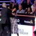 Modelja e portalit për të rritur ndërpret finalen e botërorit të snookerit; incident i pazakontë