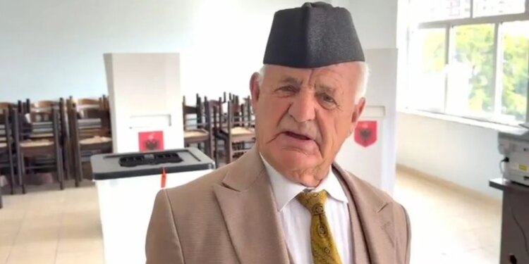 Mos vdeksha pa e parë Berishën lart, demokrati shkon të votojë për Berishën më humbi karta para votimeve