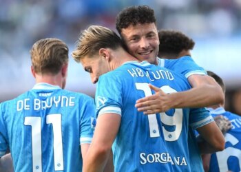 Napoli e mbyll sezonin duke mundur Udinesen, Conte përshëndetet me ovacione