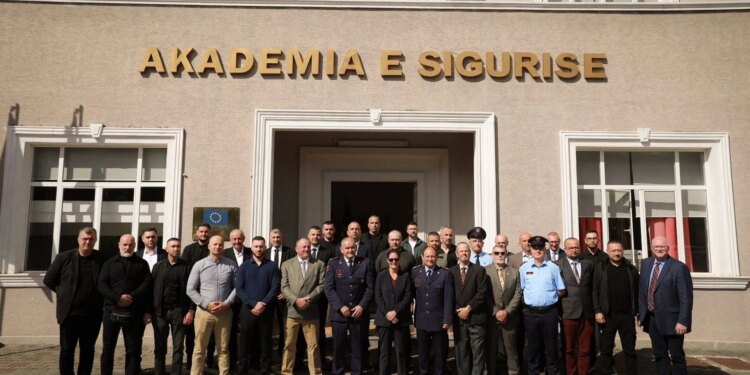 Ndihma për Antiterrorin: Ambasada Amerikane në Tiranë përgëzon 24 diplomantë të kursit Aftësi për Vëzhgimin e Sjelljes