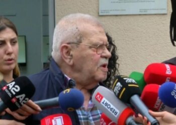 Në Administrative për të mbështetur Veliajn, aktori Robert Ndrenika për kryebashkiakun: Djalë problematik, nuk i kuptoj akuzat