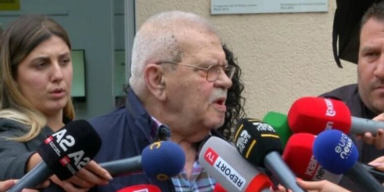 Në Administrative për të mbështetur Veliajn, aktori Robert Ndrenika për kryebashkiakun: Djalë problematik, nuk i kuptoj akuzat