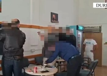 Në Durrës shisnin lëndë narkotike pranë shkollave; 9 të arrestuar, 3 në kërkim