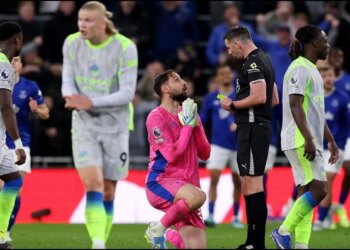 Në gjunjë para teje – Donnarumma frymëzohet nga Morandi në natën e çmendur të Manchester City