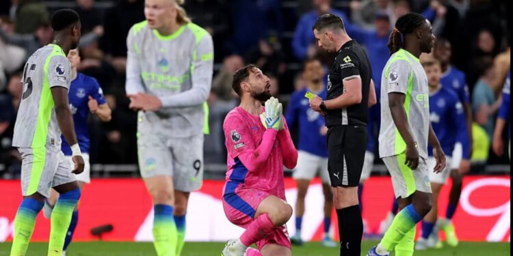 Në gjunjë para teje – Donnarumma frymëzohet nga Morandi në natën e çmendur të Manchester City