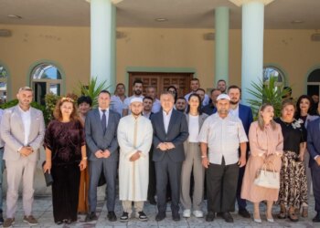 Nga Xhamia e Madhe e Kavajës, Balla përshëndet besimtarët myslimanë: Kurban Bajrami, ditë sakrifice e solidariteti