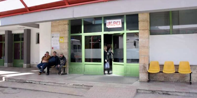 Ngacmimi seksual i kirurgut ndaj të resë, Spitali i Korçës reagon: Mjeku pezulluar