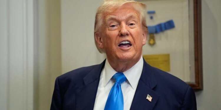 Nuk iki nga Shtëpia e Bardhë, habit Trump: Do rri edhe nja 8-9 vjet