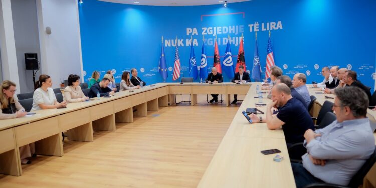 PD do të jetë partia e seksionit, Berisha mbledh Kryesinë: Lëmë mënjanë inercinë dhe apatinë, shfrytëzojmë potencialet tona