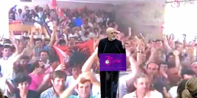 PS e ngjiti vendin më lart drejt BE, Rama në 35-vjetor: do vendosim flamurin e Qemalit dhe Kastriotit