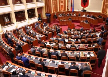 PS pranon propozimet e PD për draft-rezolutën e anëtarësimit në BE, Balla jep një minutë shtesë Berishës