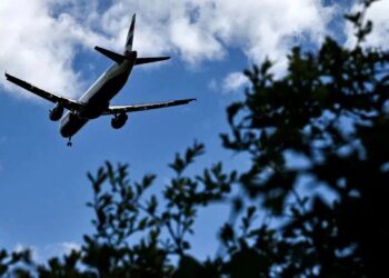 Paralajmërim për rritjen e çmimeve të biletave ajrore në Evropë, e pashmangshme për shkak të luftës me Iranin