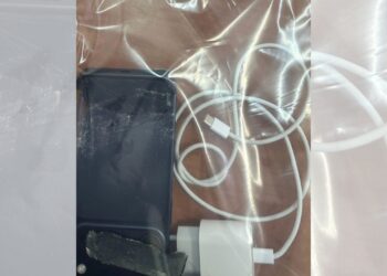 Pas kontrollit të befasishëm në burgun e Durrësit sekuestrohet një iPhone me karikues