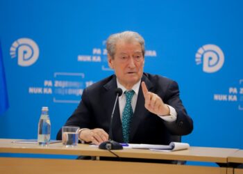 Pas përjashtimit të 5 kandidatëve nga gara për kreun e PD, Berisha mbledh Kryesinë: Vazhdoni anëtarësimet e reja