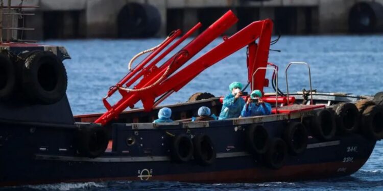 Pasagjerët e MV Hondius, të evakuuar nga anija ku shpërtheu Hantavirusi, nisën fluturimet drejt shteteve të tyre