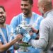 Pep përshëndet Bernardo Silvën dhe bandën Oasis, feston me skuadrën e vajzave, dita perfekte e Manchester City