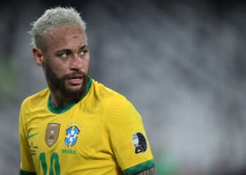 Përçarje brenda Brazilit: Neymar akuzohet se po mban 'peng' kombëtaren; ish-yllit të PSG i jepet afat para Botërorit