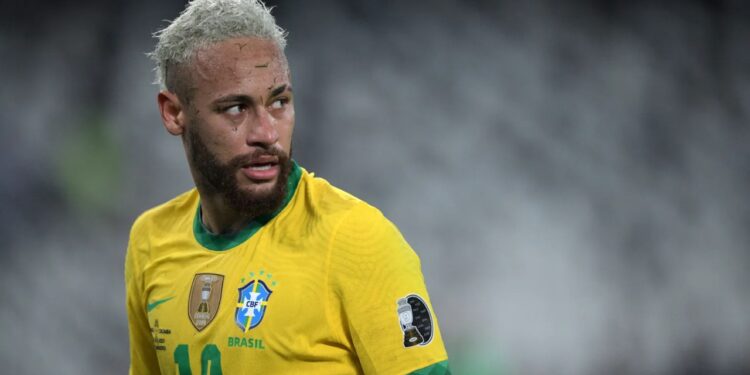 Përçarje brenda Brazilit: Neymar akuzohet se po mban 'peng' kombëtaren; ish-yllit të PSG i jepet afat para Botërorit