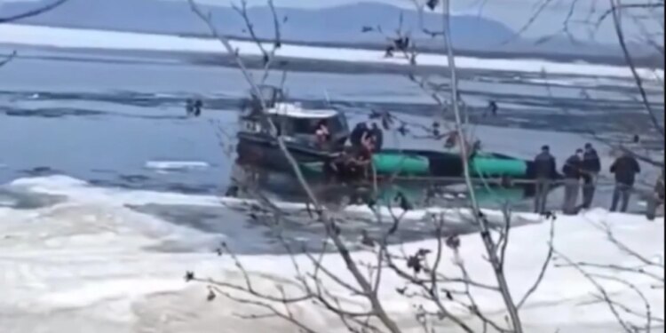 Përmbyset anija në liqenin e Bajkalit: kanë vdekur pesë turistë, shpëton mrekullisht një i mitur