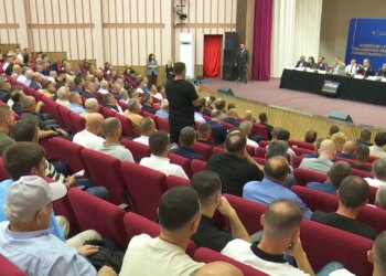 Polemika për reformën Administrativo-Territoriale në Kukës: Mazniku: Ka qenë decentralizuese; Boçi: 30% e popullsisë së qytetit është larguar
