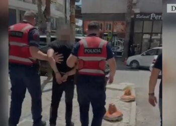 Policia kap në Kavajë dhe Durrës dy persona të shpallur në kërkim ndërkombëtar në 24 orë