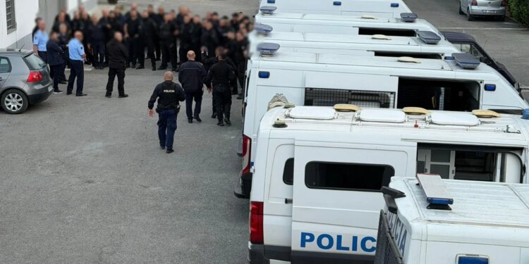 Policia kryen aksion blic në burgun e Fushë-Krujës, sekuestron disa telefona celularë dhe mjete të mprehta