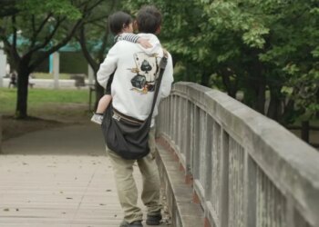 Prej dekadash në fuqi, Japonia përmbys ligjin: Kujdestaria pas divorcit nuk do t’i përket më vetëm një prindi