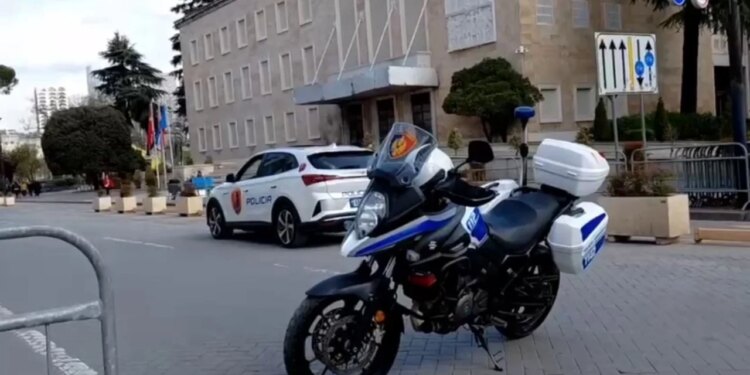 Protesta e opozitës para Kryeministrisë, policia merr masat: rrugët që do të bllokohen