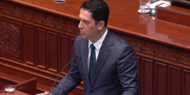 Provimet e jurisprudencës do të jepen në shqip; studentët në RMV, zëvendëskryeministri Sali: Ata protestojnë për frontin europian