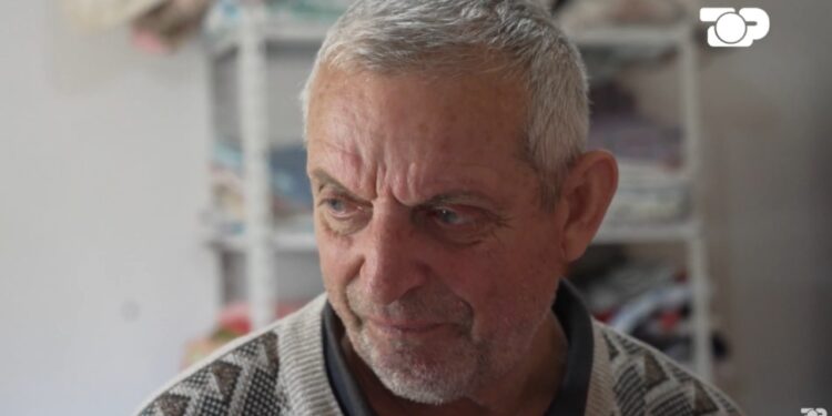 Punë pa Teka - I moshuari përlotet për gruan me Alzheimer: nuk flet, nuk kemi fëmijë