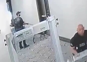 Qeni i Shërbimit Sekret dalloi të dyshuarin para se të qëllonte në darkën e Trump; garda e injoroi