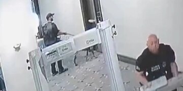 Qeni i Shërbimit Sekret dalloi të dyshuarin para se të qëllonte në darkën e Trump; garda e injoroi