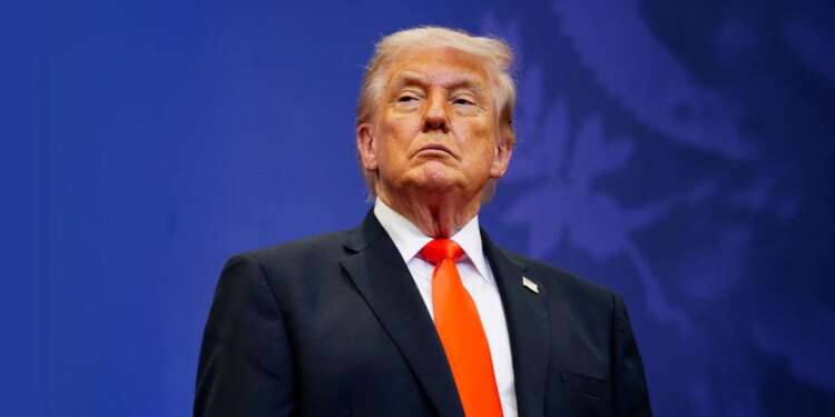 Raporti shëndetësor për Trump: Kyçe të ënjtura, shtoi 6 kg, por në gjendje të shkëlqyer
