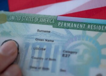 Rregulla të reja për Green Card: SHBA ndryshon aplikimet për llotarinë amerikane, kërkohet kthimi në vendlindje