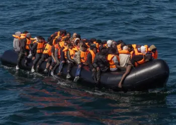 Rrugë për Angli, 140€ për ty — mediat angleze bëjnë jehonë ulje çmimi kalimit me gomone dhe reklamat TikTok