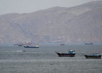 SHBA bllokon 42 anije me naftë në Ngushticën e Hormuzit; Iran humbet mbi 6 milionë dollarë