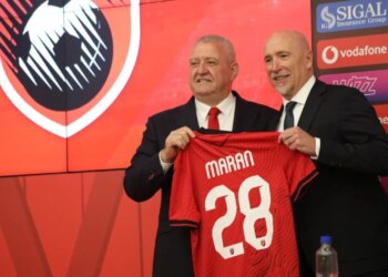 Sa paguhet stoli kuqezi: stafi i Maran fiton brenda ditës më shumë se paga mujore e një shqiptari