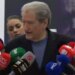 Sali Berisha voton për veten në referendumin e PD, i shoqëruar nga bashkëshortja e tij
