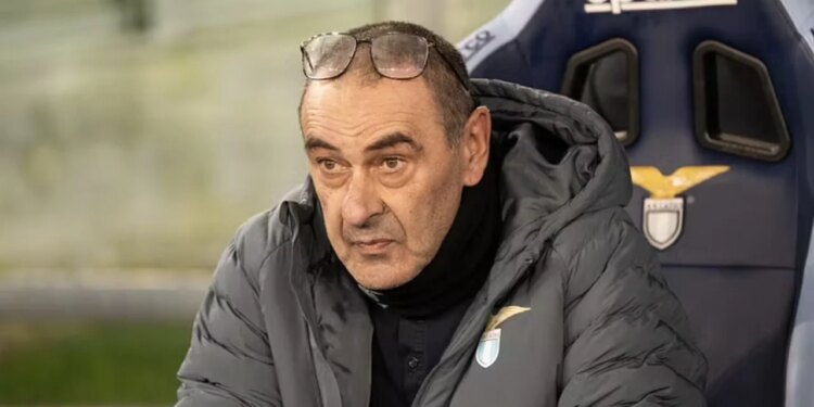 Sarri ndryshon mendim, trajneri do të jetë në derbin me Romën dhe përgatit një protestë