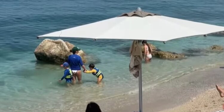 Sezoni nis fort në Vlorë, turistët e huaj dominojnë bregdetin e jugut, prenotimet rriten deri në 30%