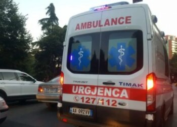 Sherr në Kombinat mes të moshuarve, një i plagosur me thikë; autori arrestohet