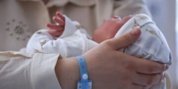 Si të bëj djalë? Tregu i këshillave, miteve dhe boshllëqeve ligjore në Kosovë