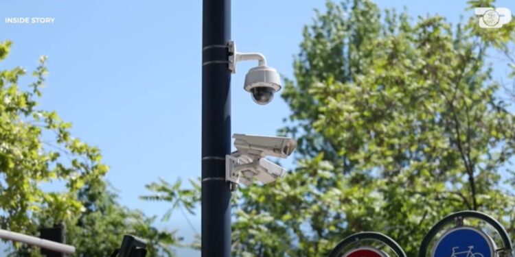 Sistemi që integron kamerat policore, dronët dhe kamerat aktuale: si do të kthejë Shqipërinë në 'Big Brother'