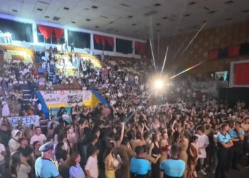 Skena e talenteve të reja dhe maratona rinore ndezin Elbasanin me muzikë, art dhe energji të re