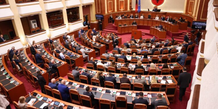 Sot në Kuvend: Deputetët e PD kërkojnë interpelancë me Ramën; kryeministri në Seul, çfarë përmban rendi i ditës