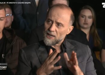 Sot po mohohet ekzistenca e shqipes / Protestat në RMV, Sulo: E tepërt akoma lufta për gjuhën në 2026