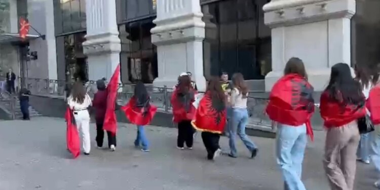 Studentët në Maqedoninë e Veriut protestojnë për gjuhën shqipe dhe i drejtohen Gjykatës Kushtetuese