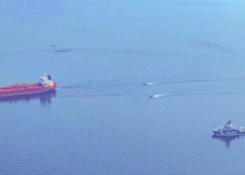 Suedia sekuestron një anije me flamur të rremë sirian; ishte pjesë e flotës fantazmë ruse, transportonte naftë bruto