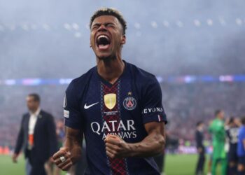 Sulmuesi francez i PSG: Kampion për të dytin vit radhazi, Shumë të lumtur, përgëzojmë Arsenalin
