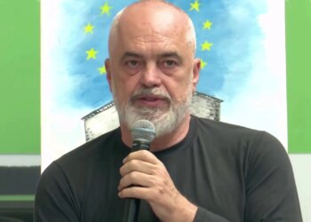 Takimi me të rinjtë në Gjirokastër, Rama: Rrisim investimet për startup-et, shkollat do pajisen me laboratorë smart